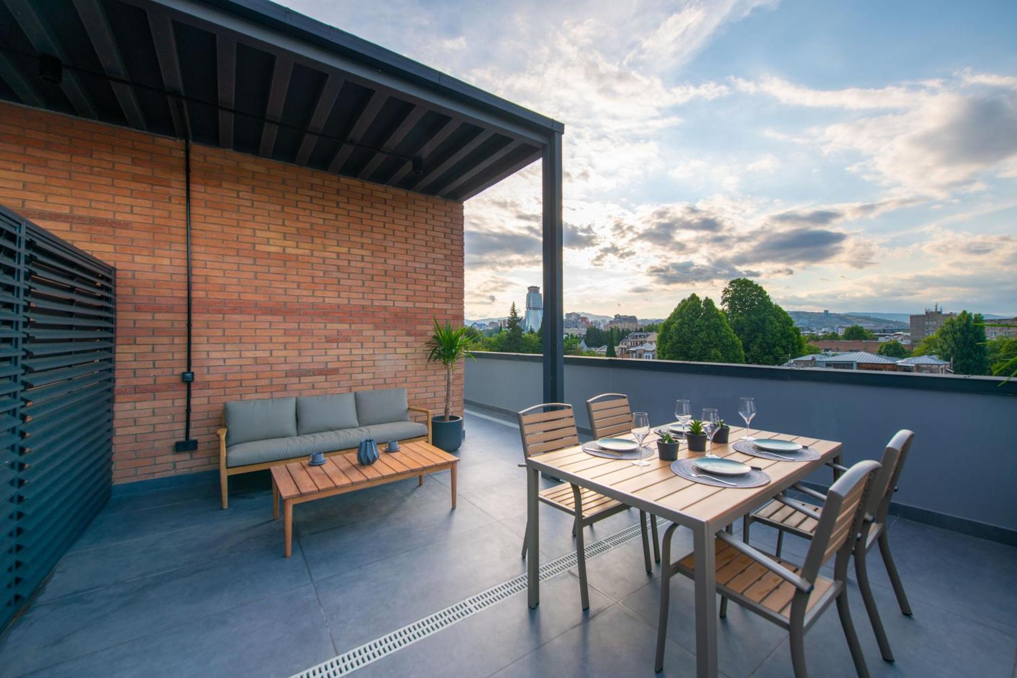 Qstay Gratus Tbilisi Exterior foto