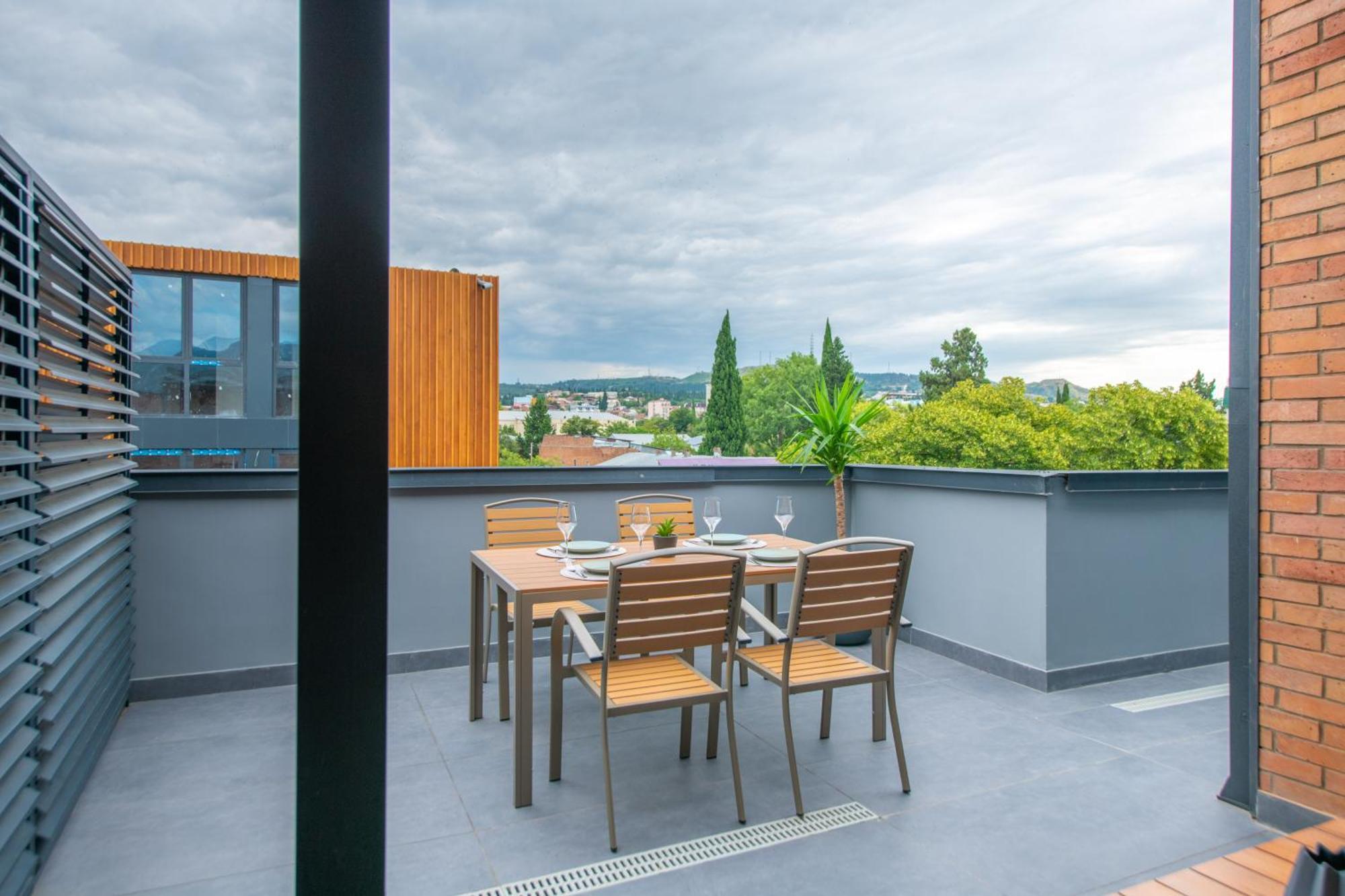 Qstay Gratus Tbilisi Exterior foto